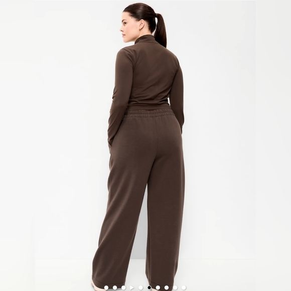 Old Navy High-Waisted Bounce Fleece Wide-Leg Sweatpants Size Petite Small - Picture 2 of 2